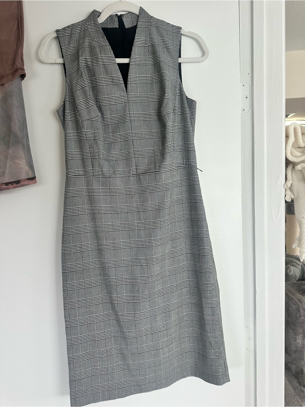 Sleeveless Plaid Sheath Dress - Gray